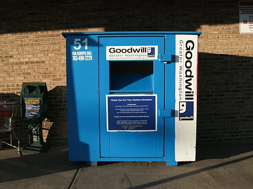 Nearby Clothing Donation Drop Boxes in CT​ - Textile Collection Bins - Good Will, Salvation Army, Savers, Red Cross